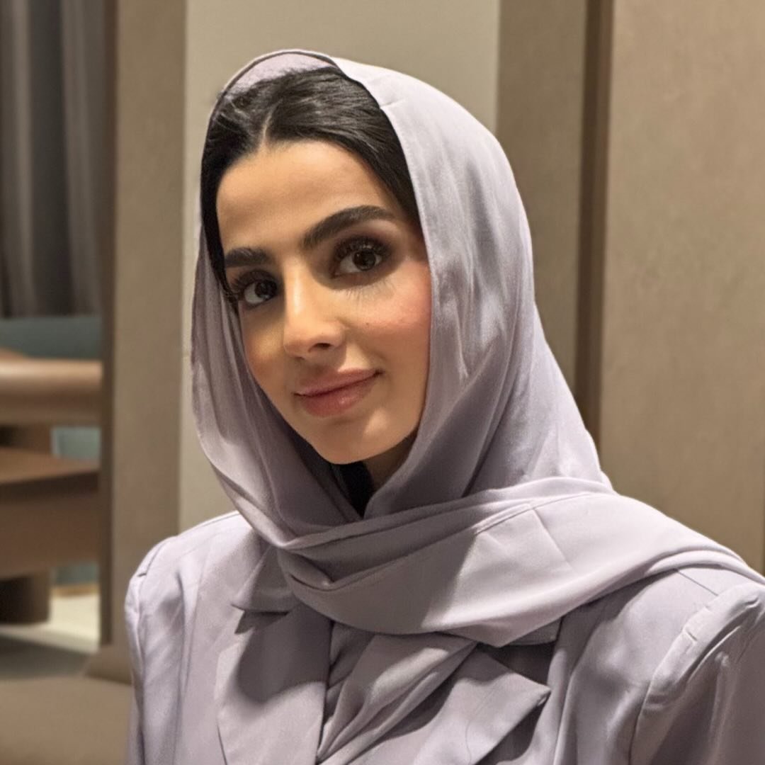 منى الهويدي